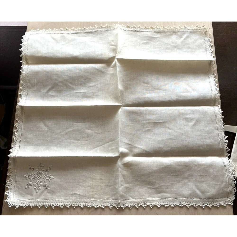 Vintage Cotton Linen Napkin LOT of 4 Embroidered Crochet Lace Edging 16